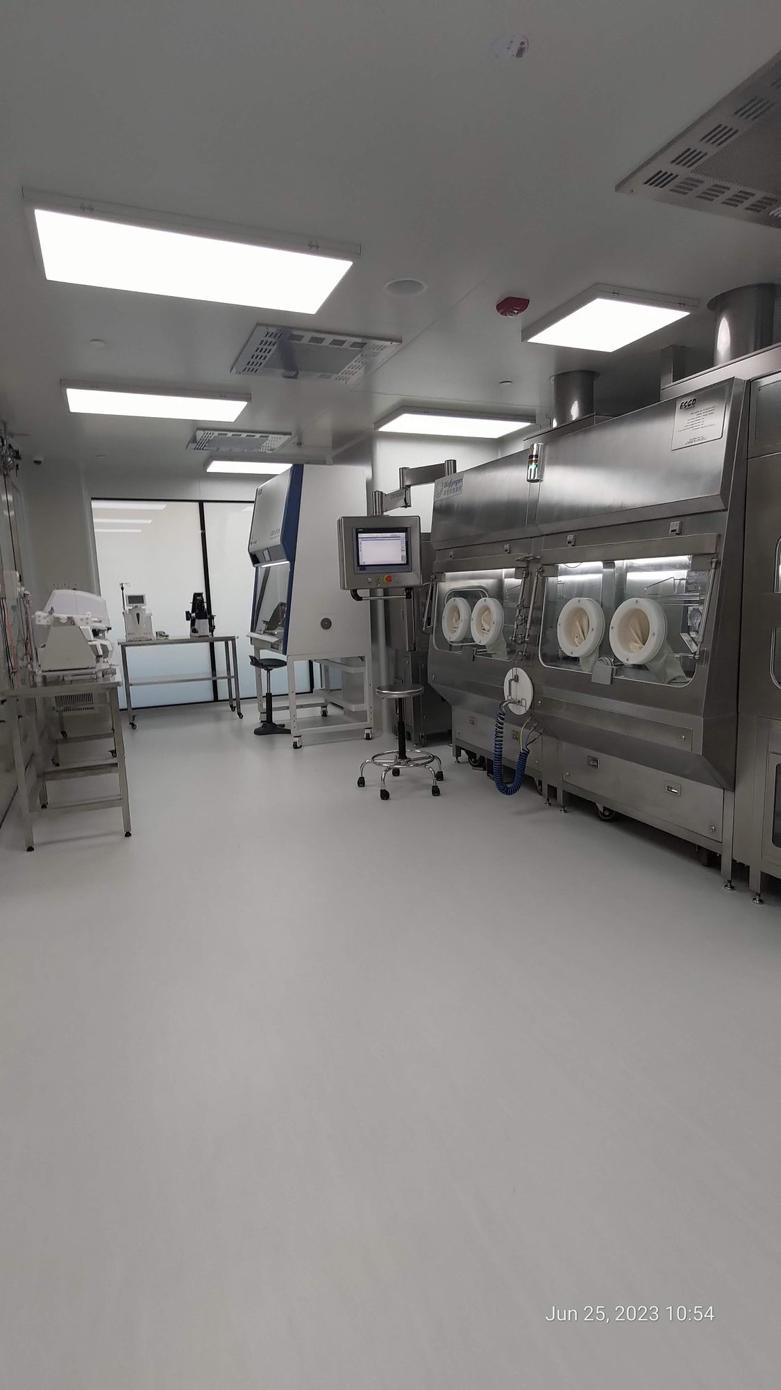 2,000 m² cell-therapy pilot plant